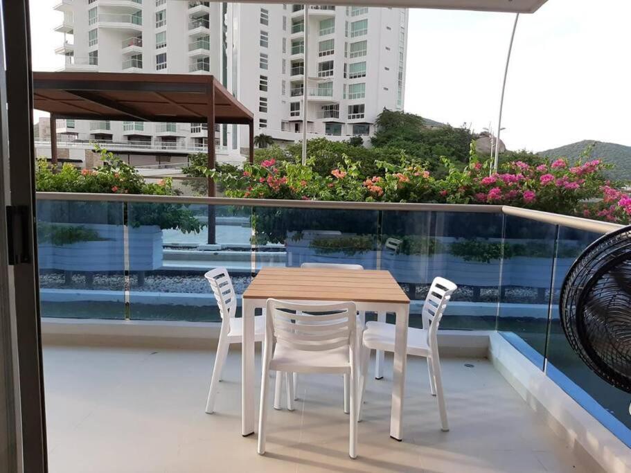 Apartment En Con Salida Al Mar