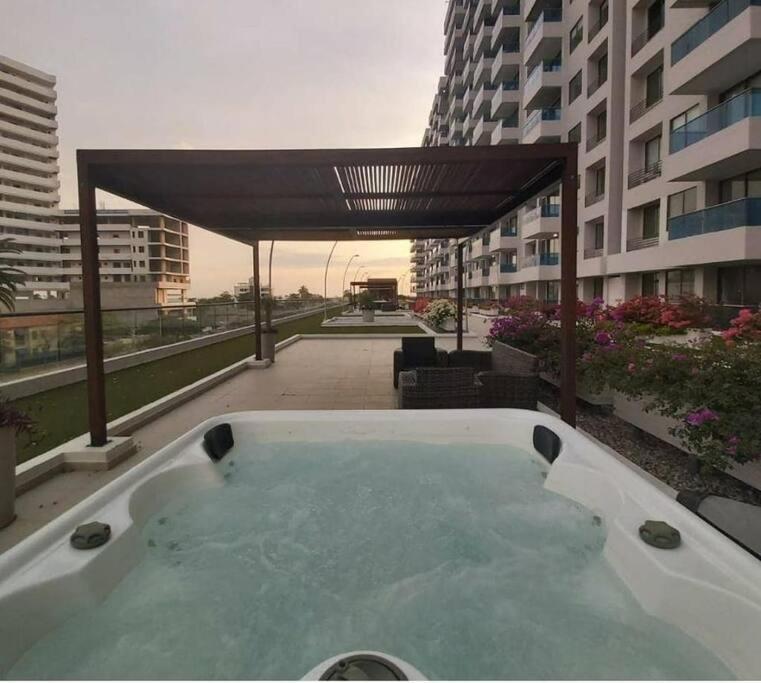 Apartment En Con Salida Al Mar